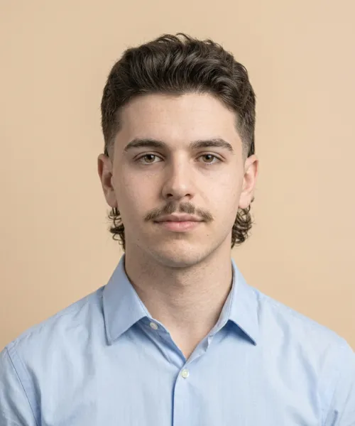 Medium Length Modern Mullet Hairstyle: The Perfect Mix of Style, Texture, and Flow
